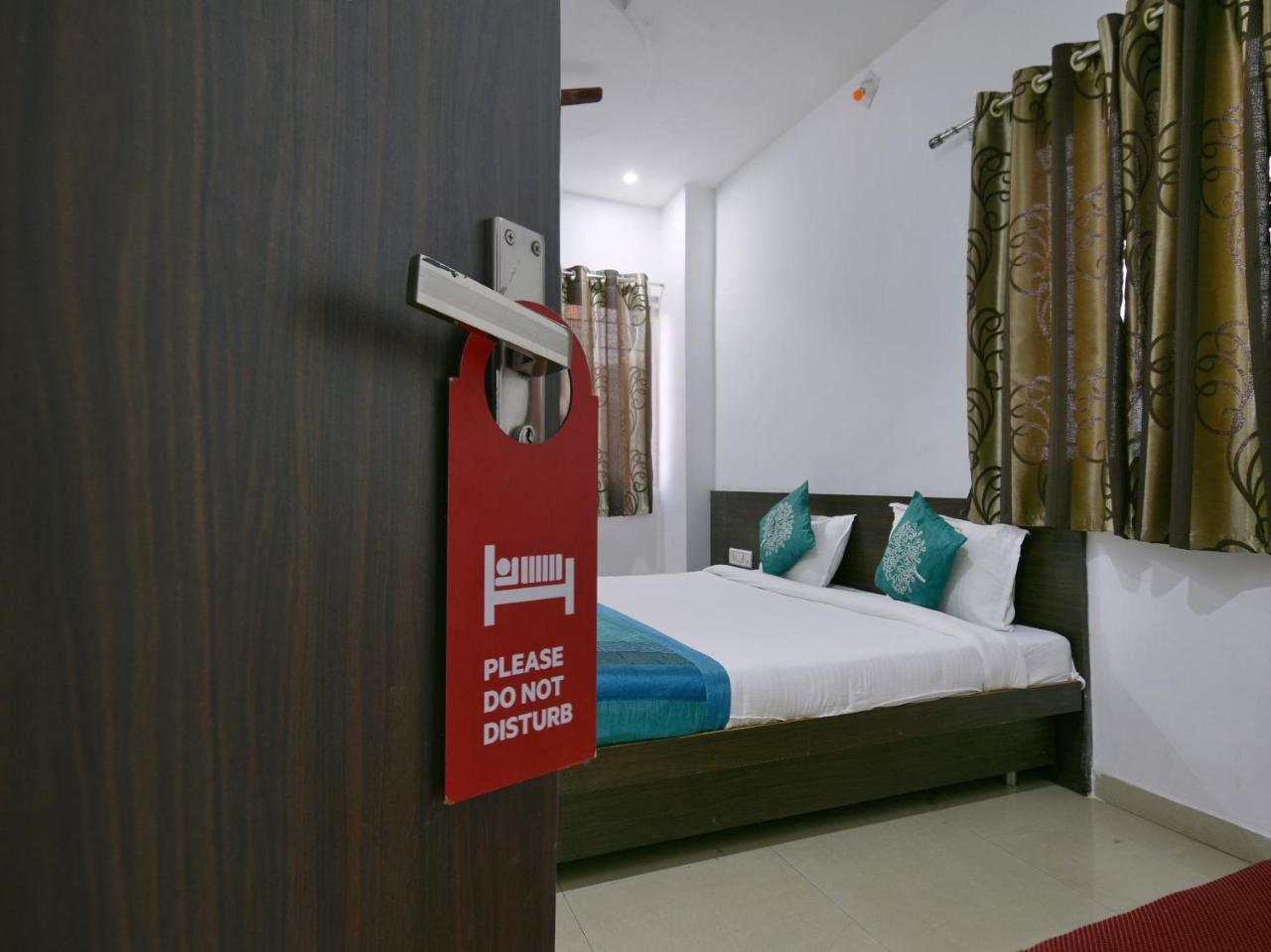 Oyo 9969 Hotel Kshipra Dham Ujjain Zewnętrze zdjęcie