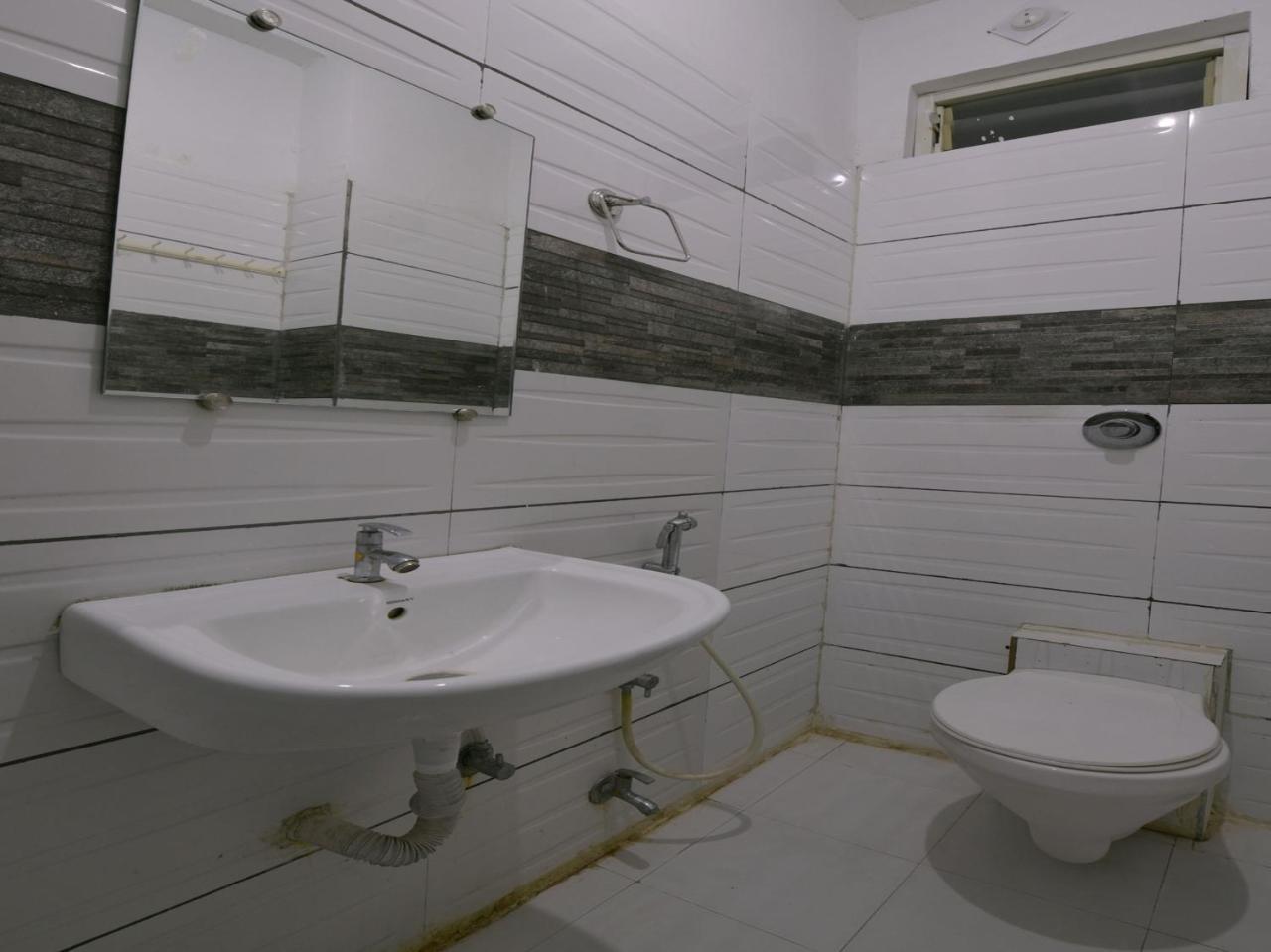 Oyo 9969 Hotel Kshipra Dham Ujjain Zewnętrze zdjęcie