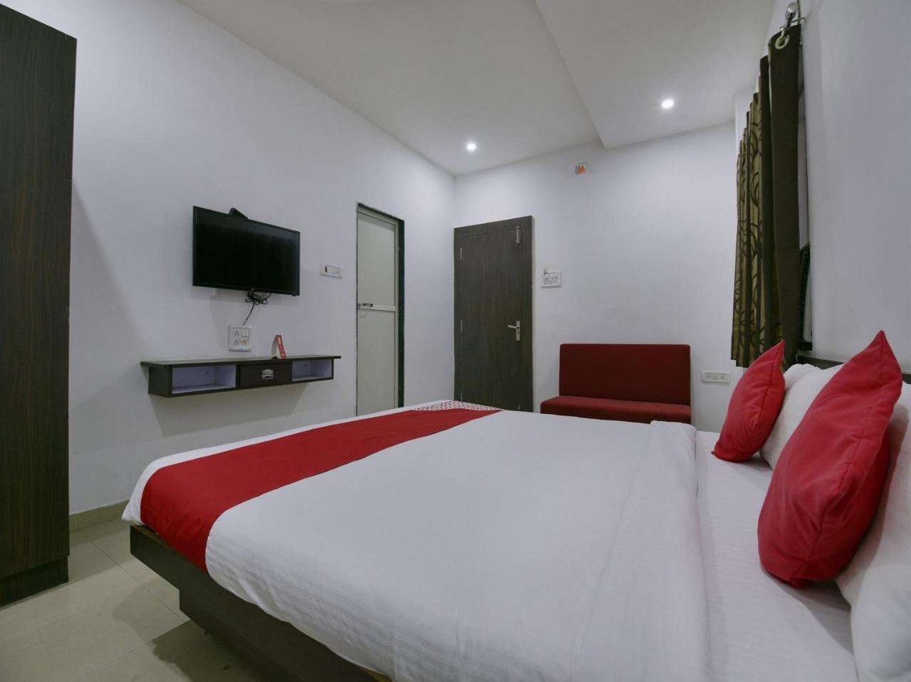 Oyo 9969 Hotel Kshipra Dham Ujjain Zewnętrze zdjęcie