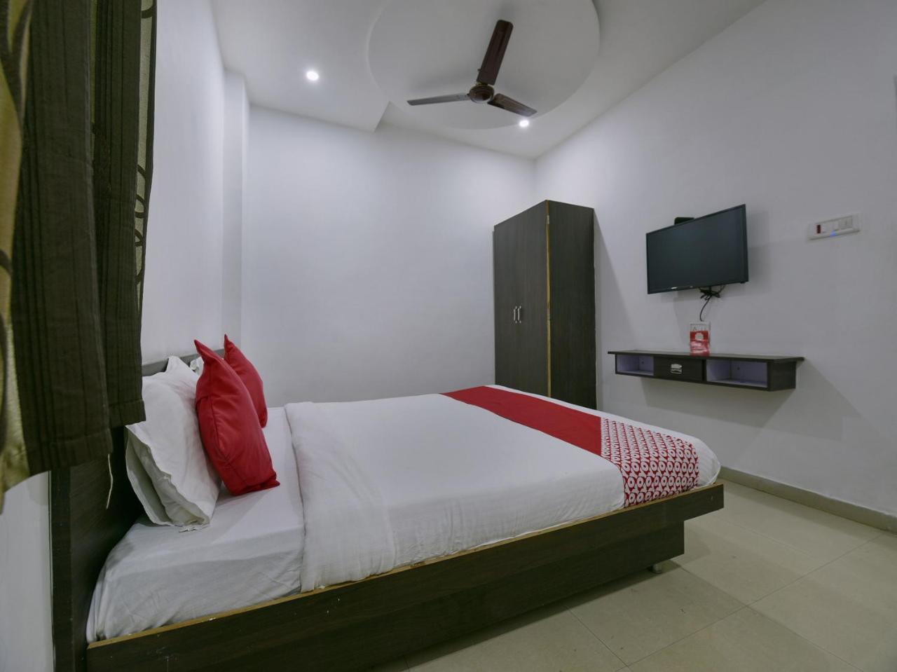 Oyo 9969 Hotel Kshipra Dham Ujjain Zewnętrze zdjęcie