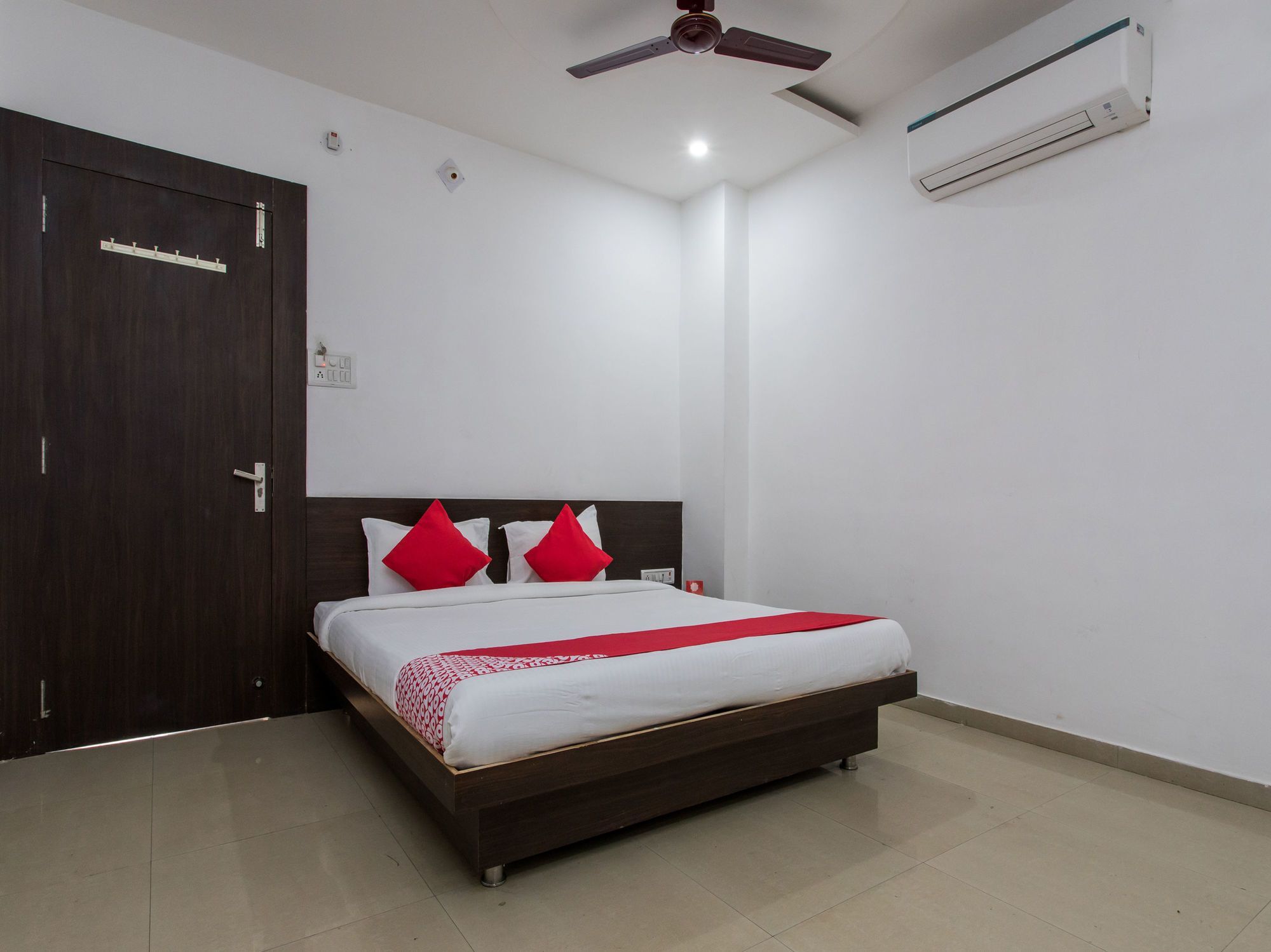 Oyo 9969 Hotel Kshipra Dham Ujjain Zewnętrze zdjęcie
